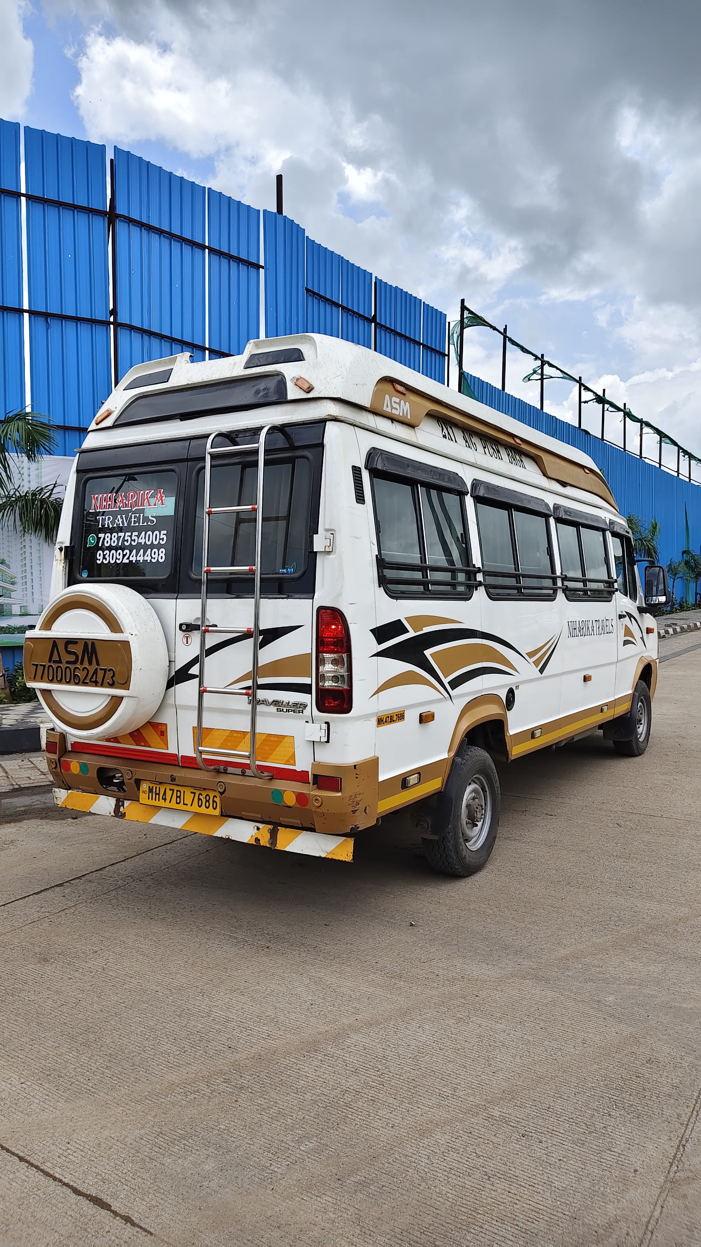 Luxury Tempo Traveller Aisle & Overhead Luggage Bay