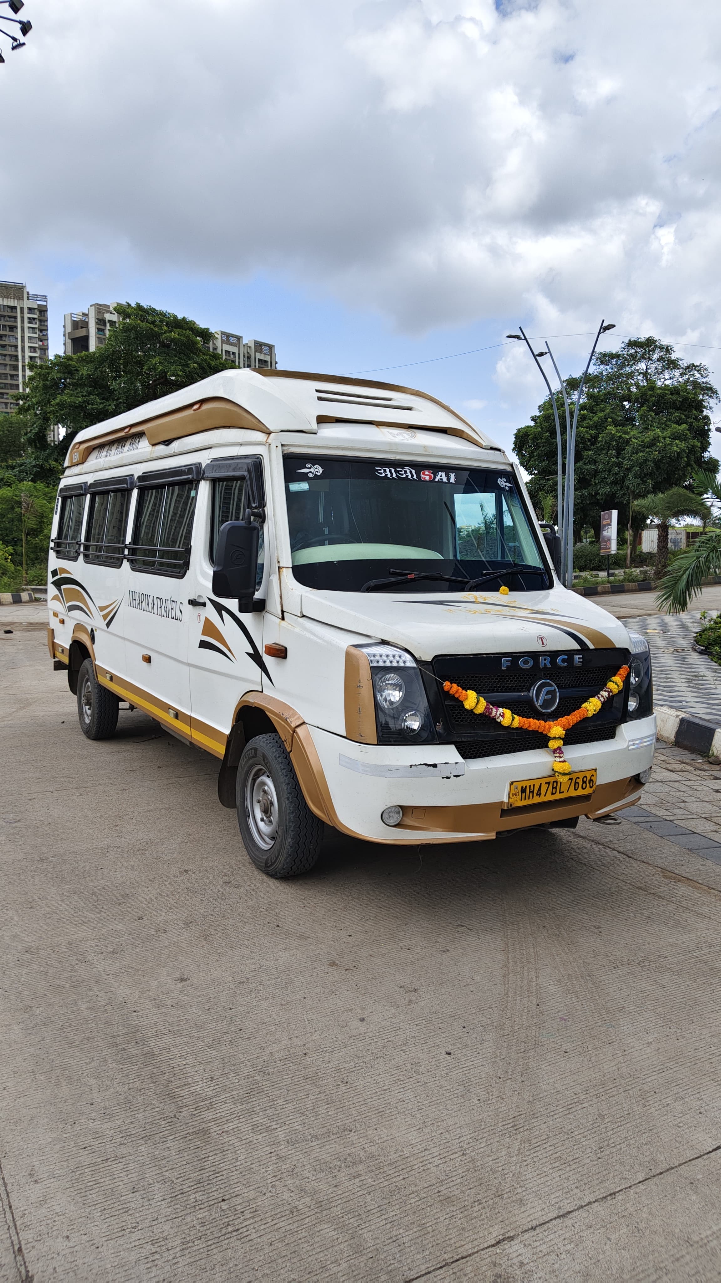 Family & Corporate Group Transport Vehicle